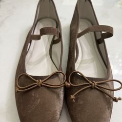 Suede Square Toe Ballet Flats - size 9