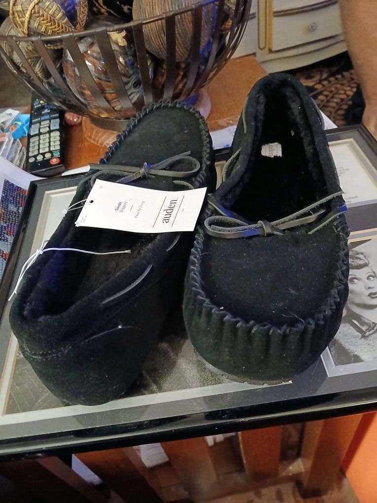 Size 11 Moccasins 10.00