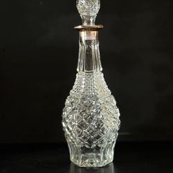 Vintage 1960's Anchor Hocking /Wexford Pattern Gold Trim Decanter/