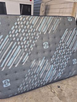 Mattress  queen