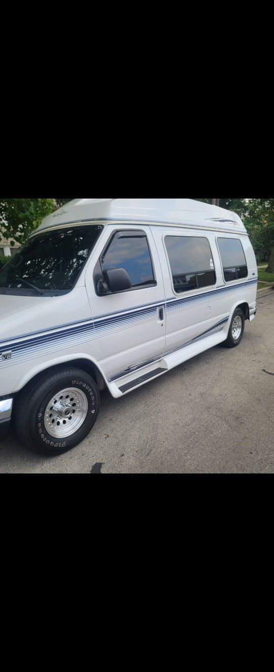2001 Ford E-150