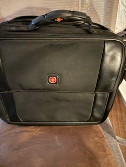 Cross laptop bag with strap asking 25 Roomy