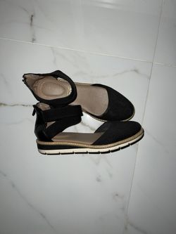 Kelly & Kate sandals