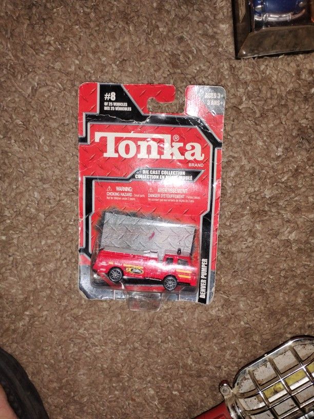 TONKA Maisto Denver Pumper Fire Truck 1/64 Red #8 Of 25 Nice Card!