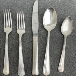 1940 Avon 5 Piece Place Setting