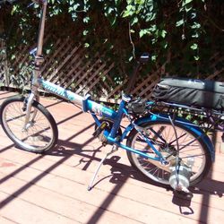 "Currie" Foldable , Electric Bike ,Upgraded Batteries ,Motor Works Good ,Folds Just Needs A Charger Small Fix Need To Sell