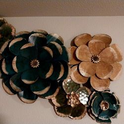 4 PIECE FLORAL DECOR & FLOWER PIECE