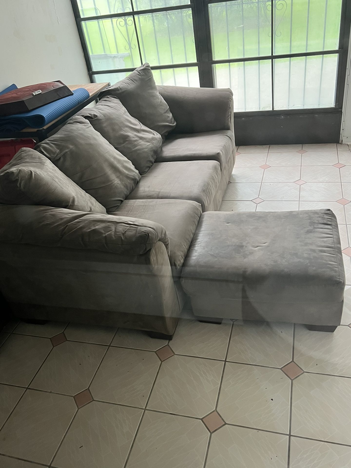 Free Couch With Ottoman