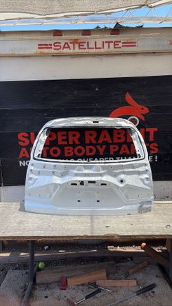 2025 Crown SIGNIA Tailgate Shell OEM 2026