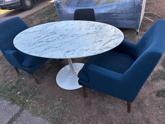 Oval marble table