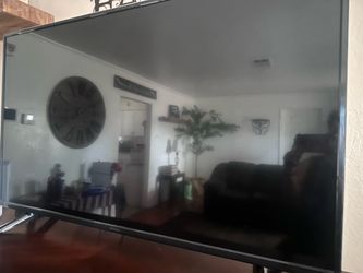 Insignia Flat Screen TV 55’