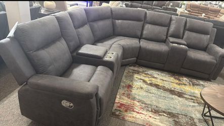 💞OM 💞  Brand New Reclining Sectional