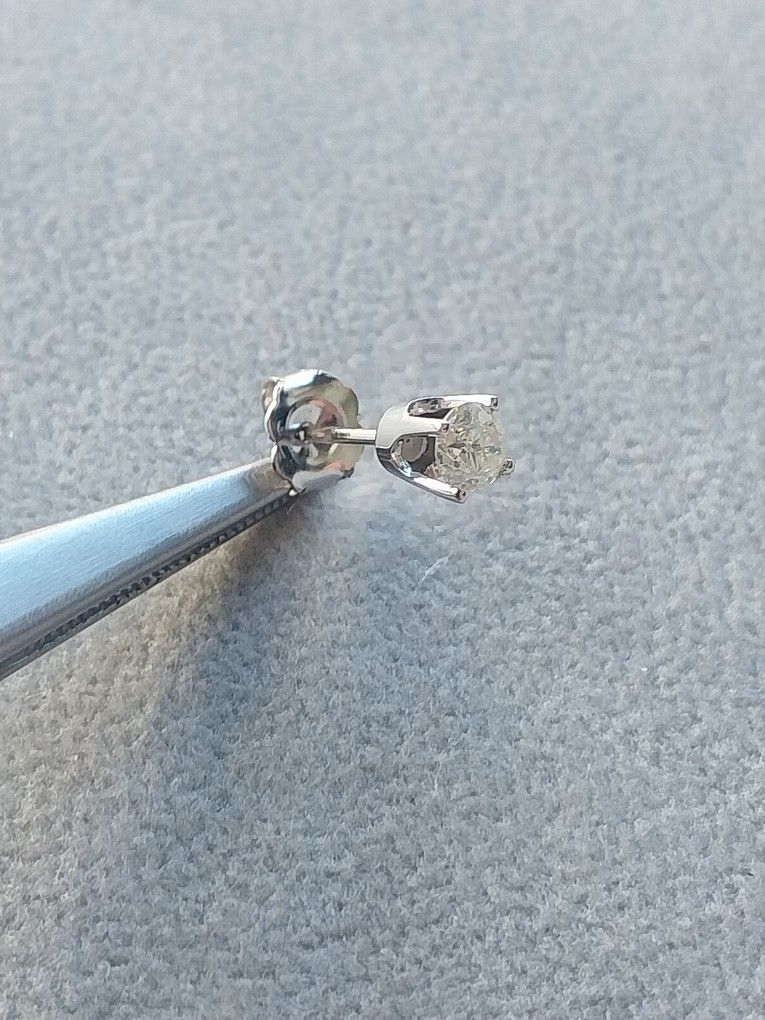 Single Diamond Stud Earring π