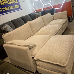 FREE DELIVERY STUNNING SECTIONAL