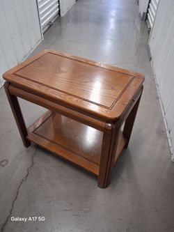 Solid Oak End Table / Side Table with Pull-Out Tray