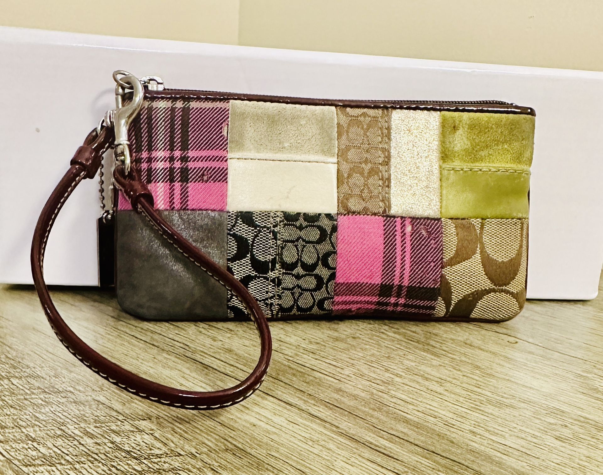 Vintage Coach Patchwork Wristlet/mini Bag for Sale in Prnc 