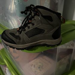 boys boots zize 1 