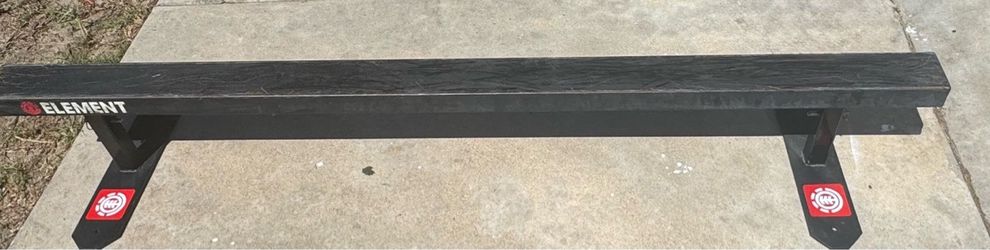 Element skate rail (with new helmet)