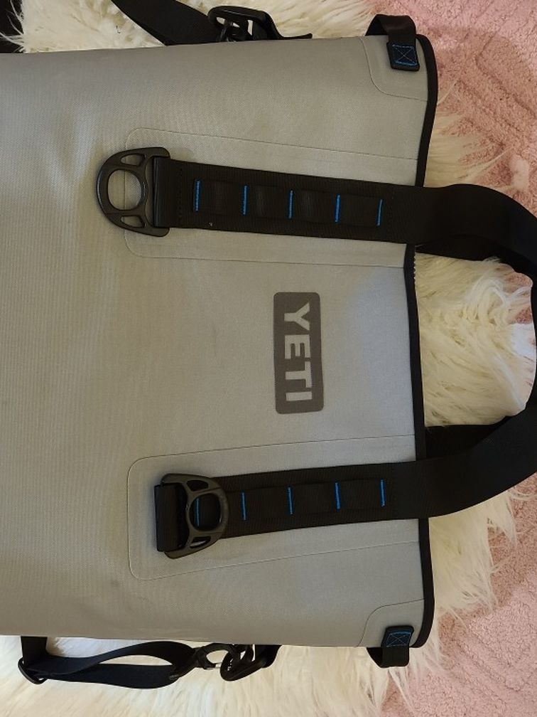 Yeti Cooler Bag Used Twice Excellent Condition Gray