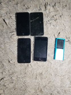 SELLING THESES APPLE IPODS FOR PARTS