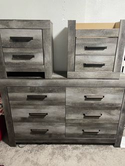 Gray Wood-Look Dresser and Nightstand Set and head/foot board