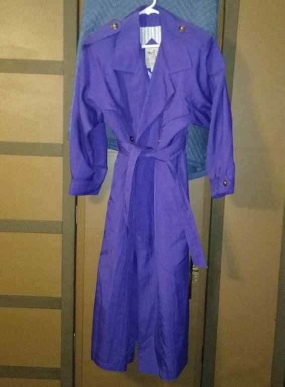 Super Nice Women's Long Raincoat Jacket For Christmas 🎄!