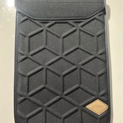 Lymmax 17” protective case for laptop