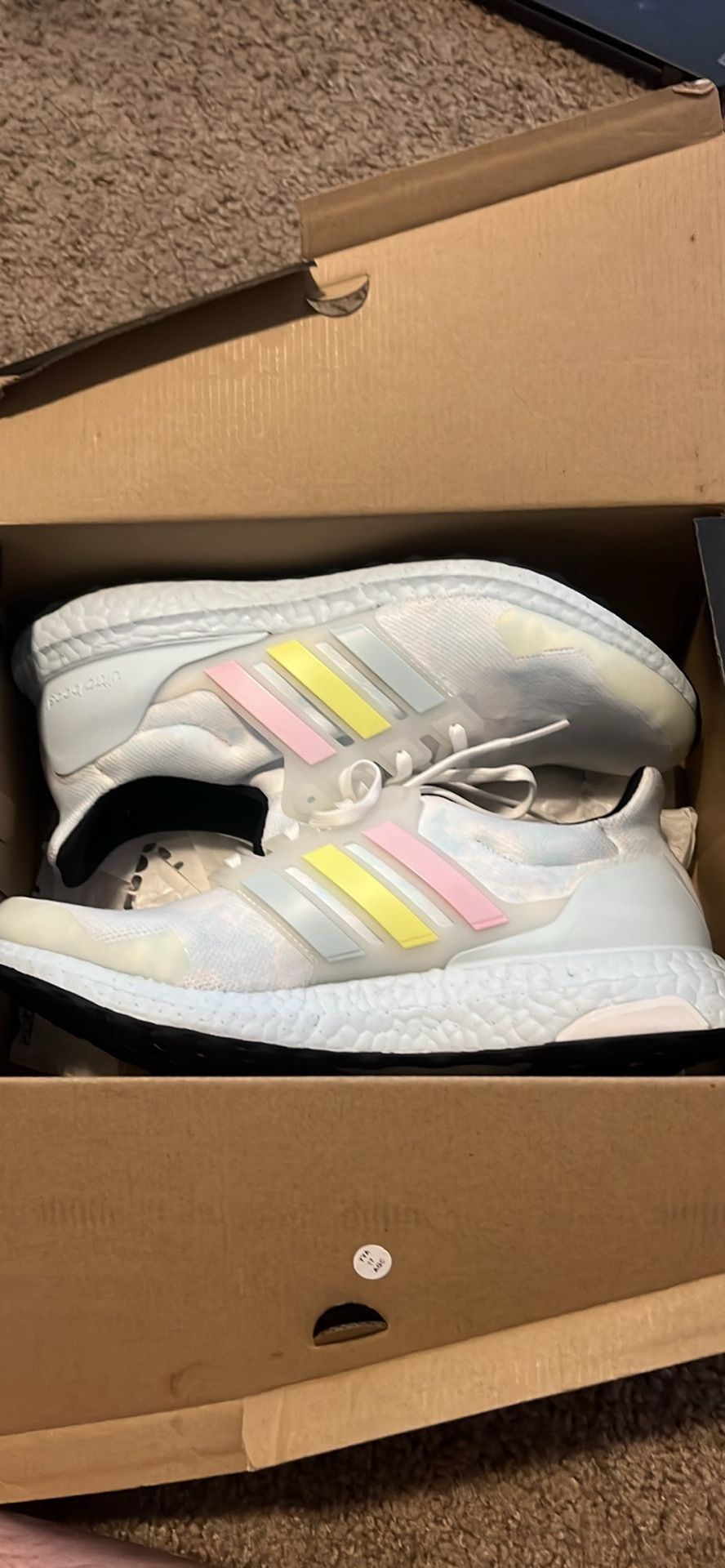Adidas Ultra Boost size 9.5 like new