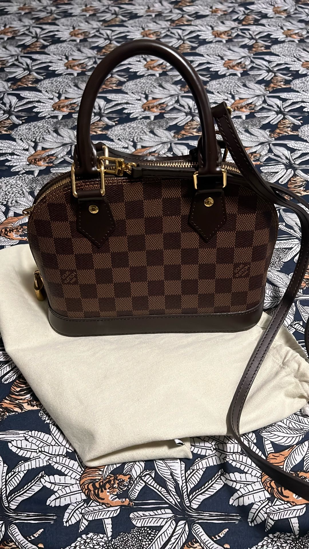 LV Purse