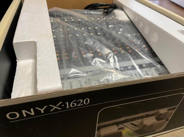 Mixer-Mackie Onyx 1620 Premiun Analog