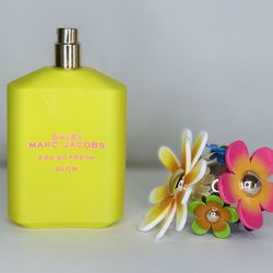 Daisy Eau So Fresh Glow by MARC JACOBS   2.5 fl.oz -75 ml  Limited Edition Eau de Toilette