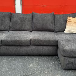 Beautiful Gray Sectional Couch!😍