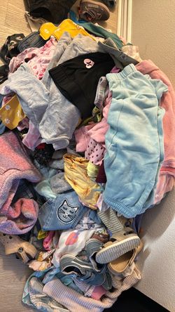Free Girl Clothes & Shoes (Mix Sizes 2t-5t)