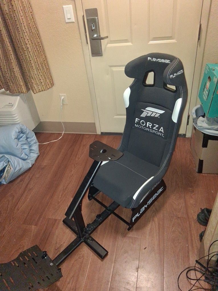 Racing Seat For Simulator Wheel And Pedals