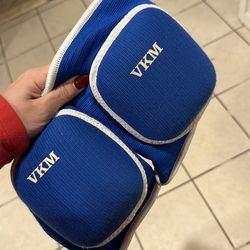 Knee pads