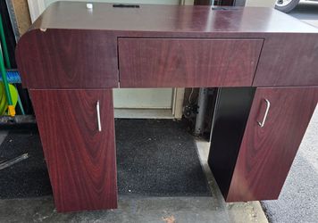 Nail technician table