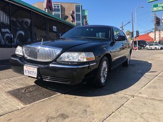 2011 Lincoln Town Car