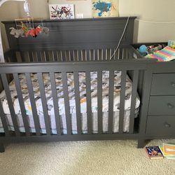 Baby Crib And Mattress 