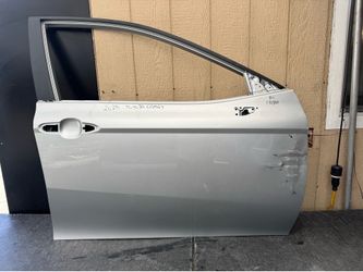 2025 TOYOTA CAMRY RIGHT FRONT DOOR OEM USED