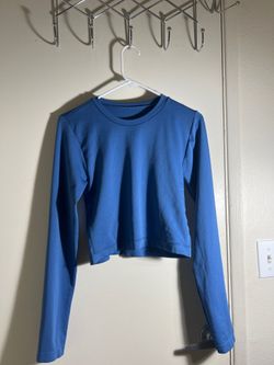 Vibrant Blue Long-Sleeve Crop Top (Athleisure/Basic)