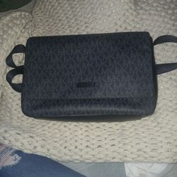 Michael Kors Messenger Bag