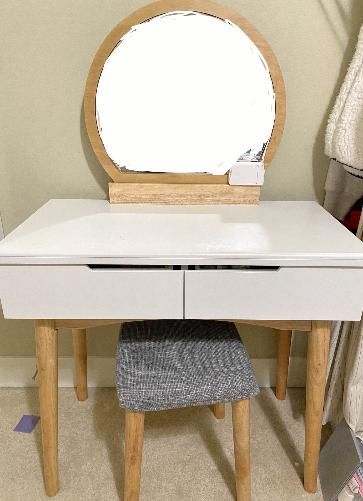 Makeup Vanity for Sale in Mercer Island, WA OfferUp