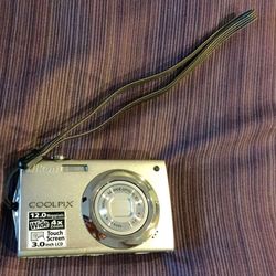 Nikon camera S4000