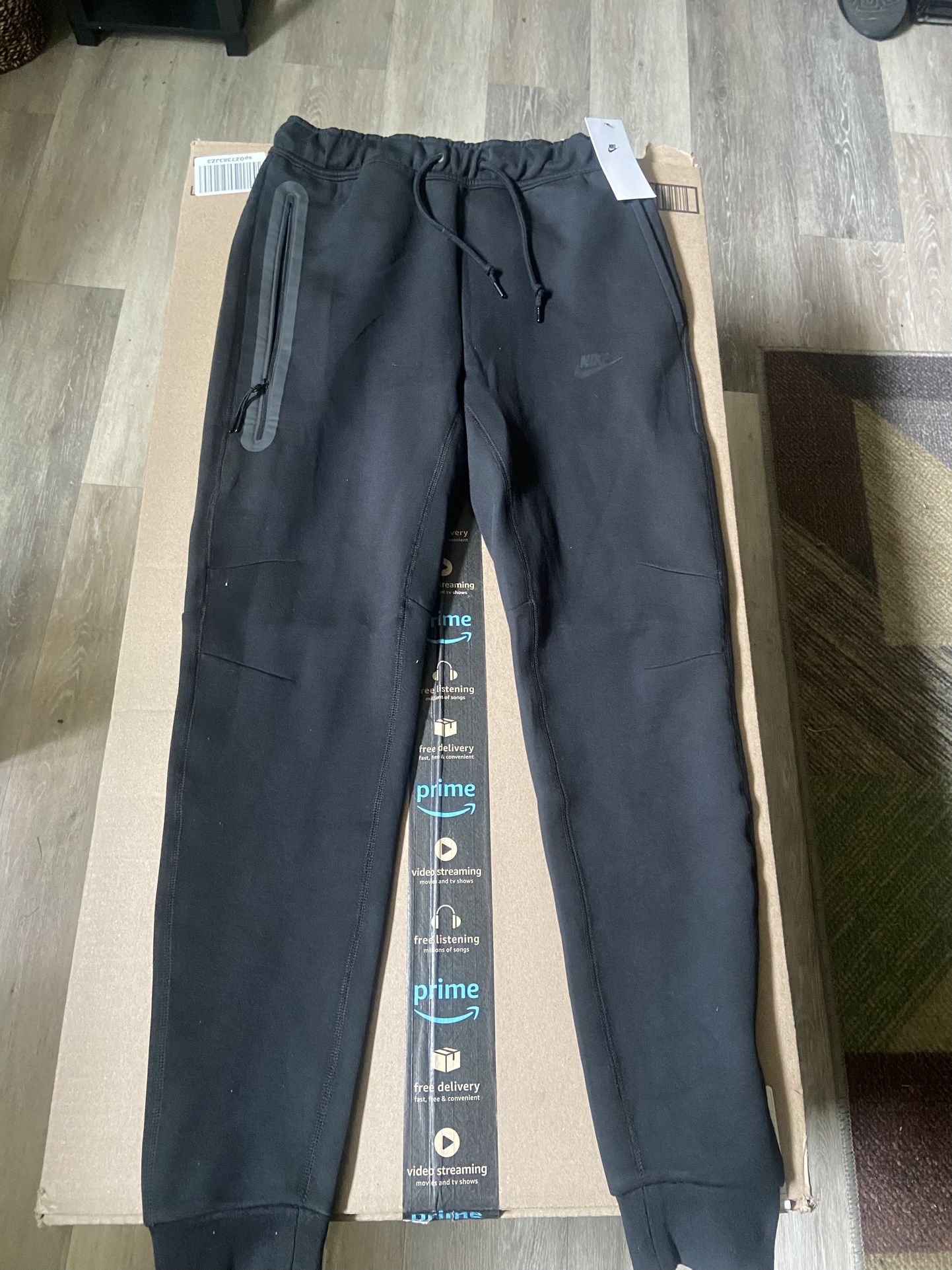 Medium Nike Sportswear Tech Fleece Sweatpants ‘Black/Black’