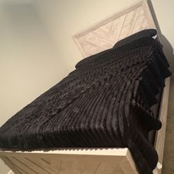 Queen size bed frame + mattress