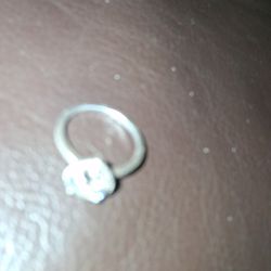 Pear shaped 'pandora' size 8.5 ring