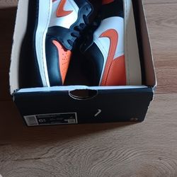 Jordan 1 Low Gs Size 6.5 (Youth)