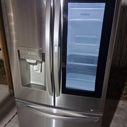 LG French doors stainless steel. double ice maker