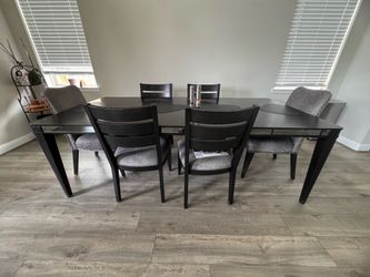 6-Piece Dining Room Set – Excellent Condition