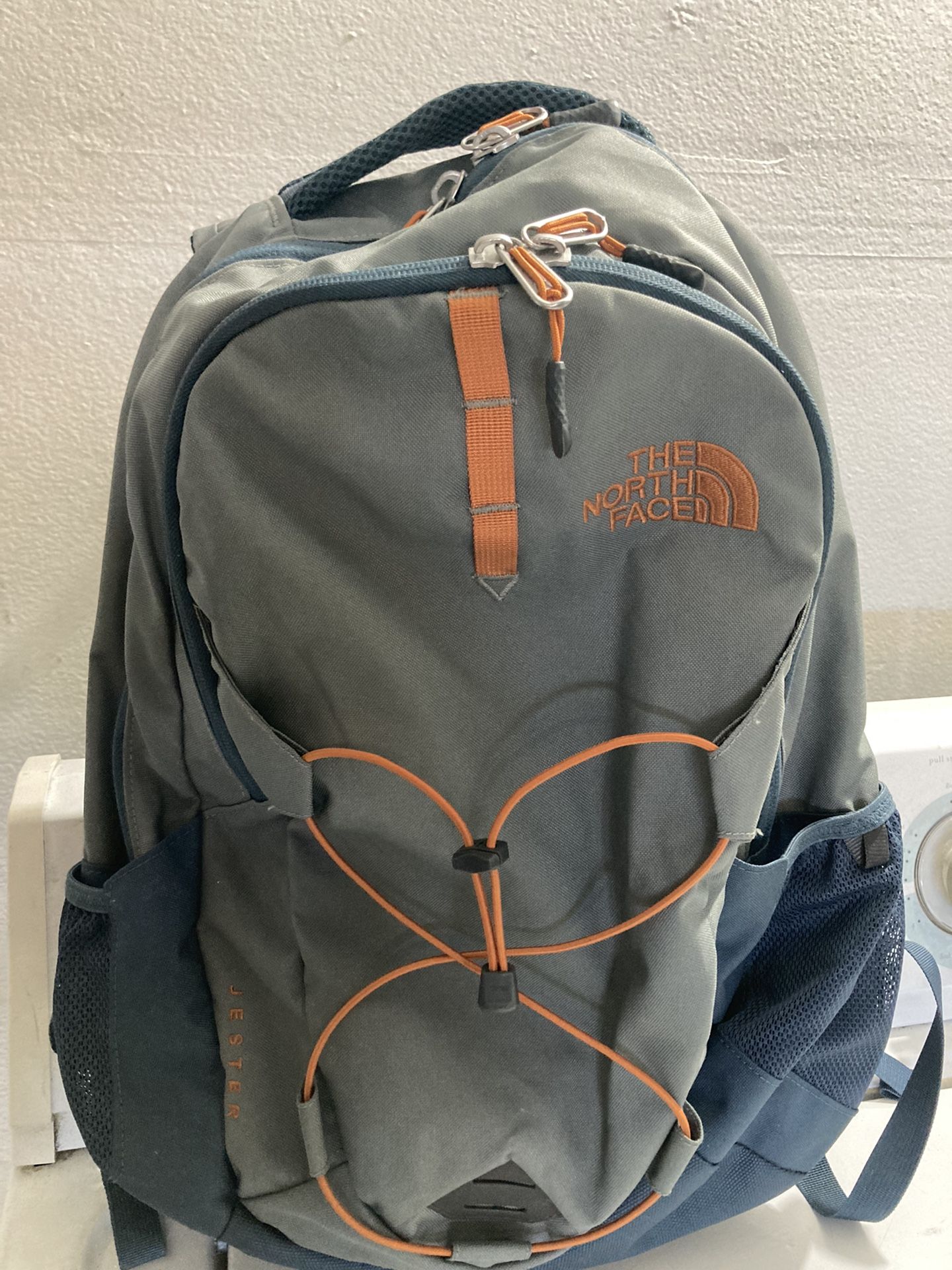 North Face Jester Backpack EXCELLENT Condition Northface Back Pack